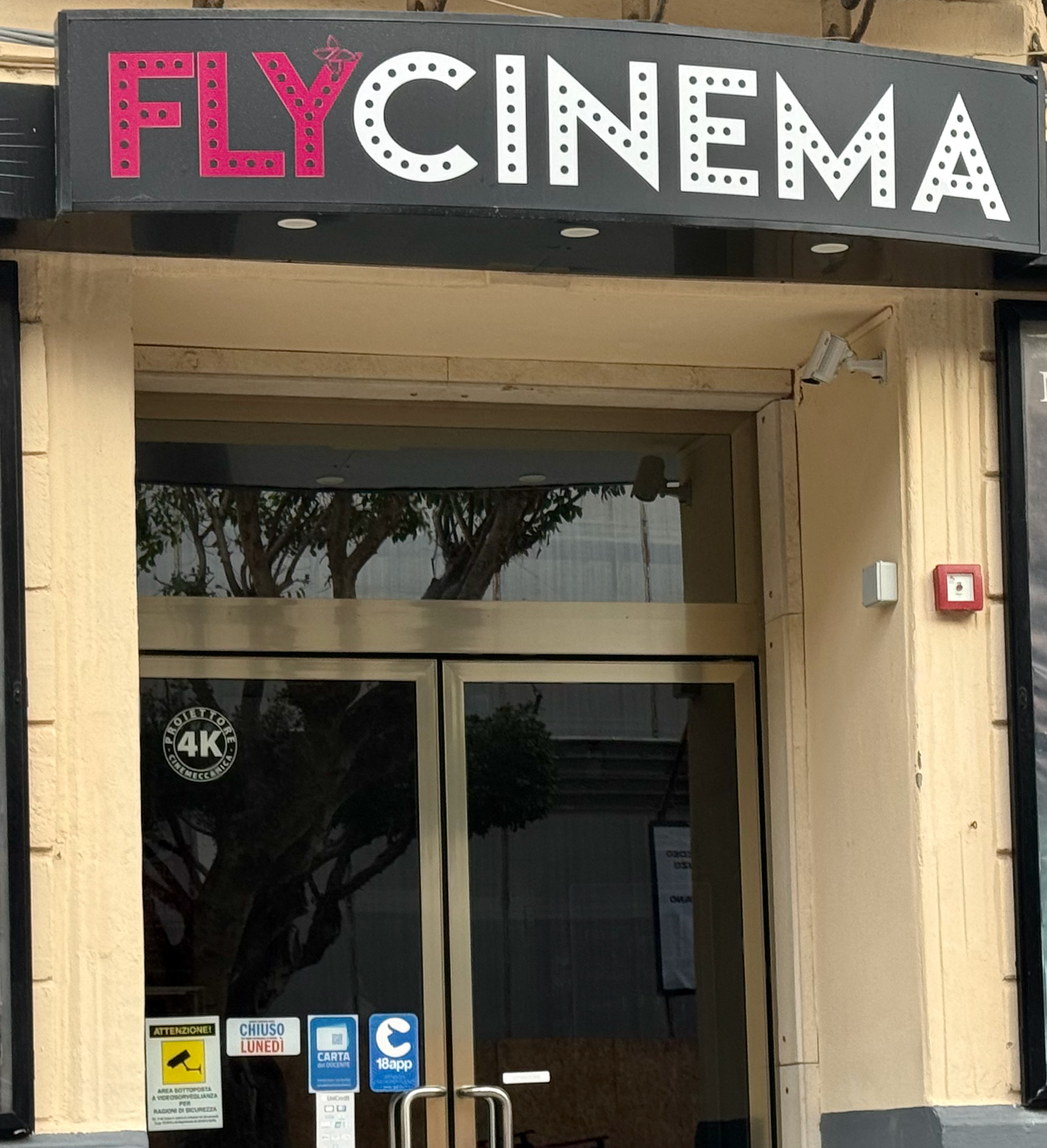 Fly Cinema - Ingresso principale